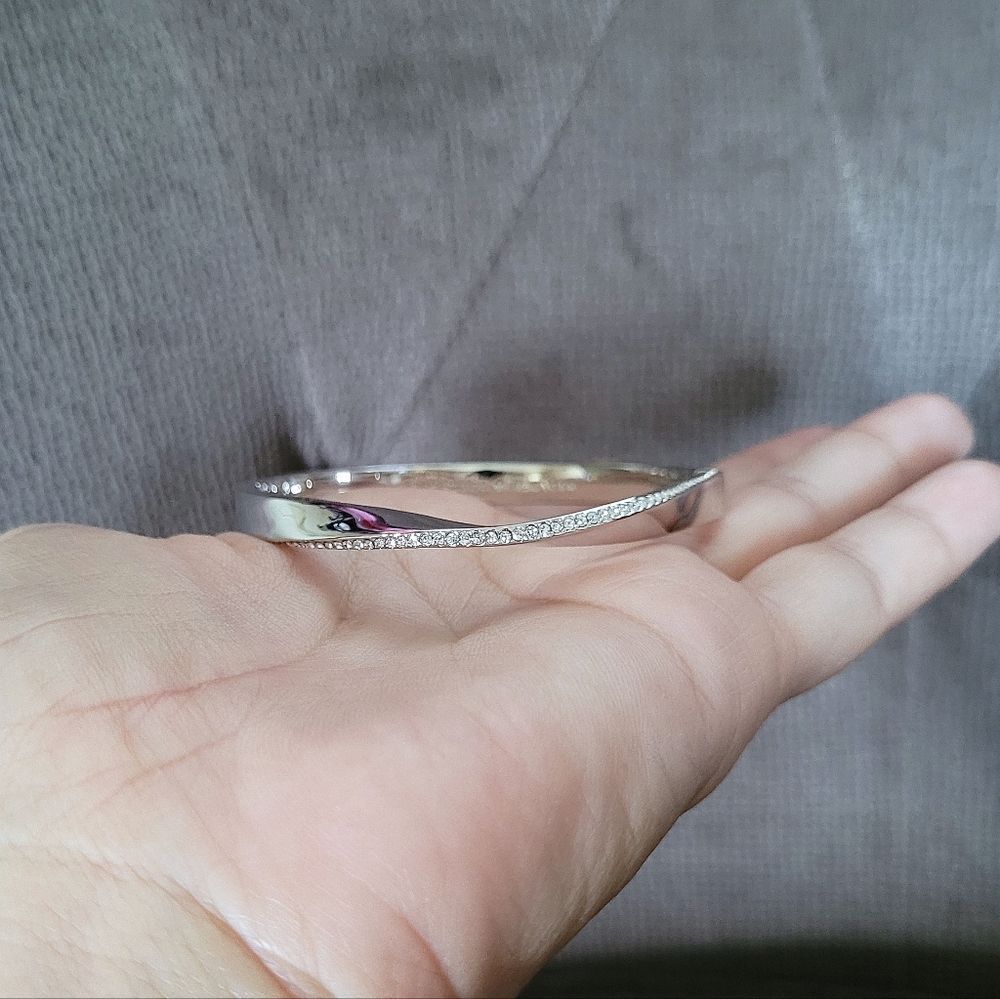 Kate Spade♠️ Silver🤍 "Do the Twist"🔀 Bangle Bracelet - NWT - Picture 9 of 15